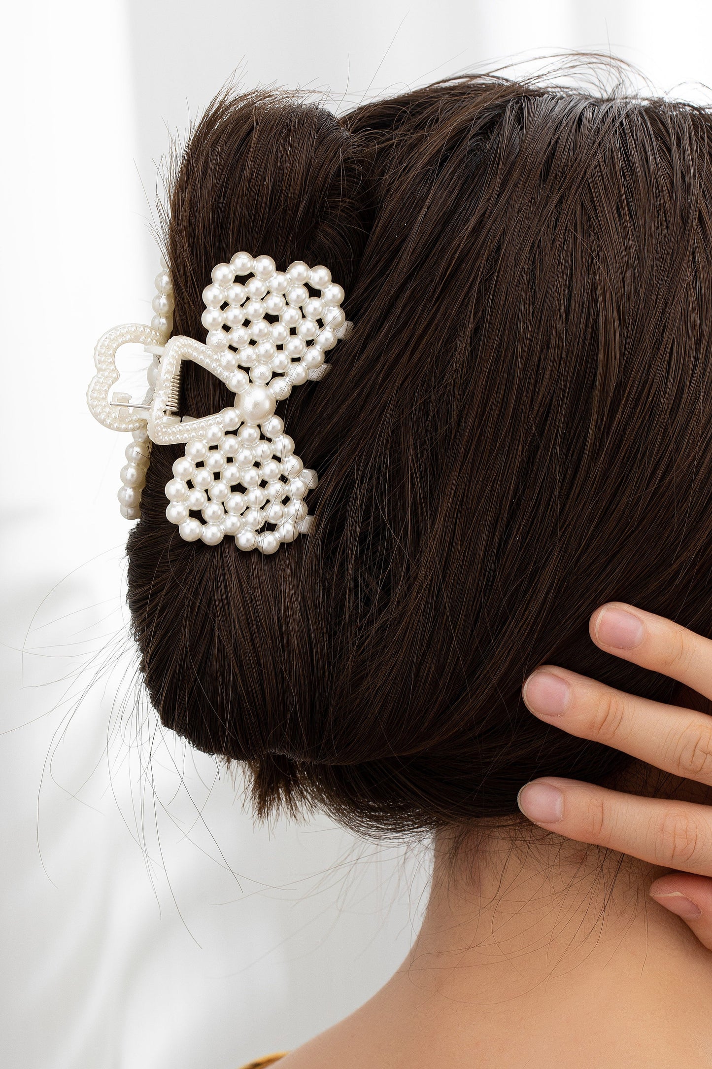 Pearl Bow Hair Claw Clip