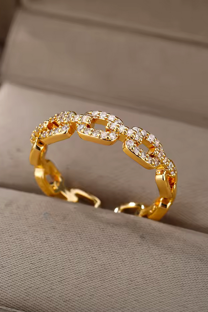 Golden Luxe Chain Link Ring
