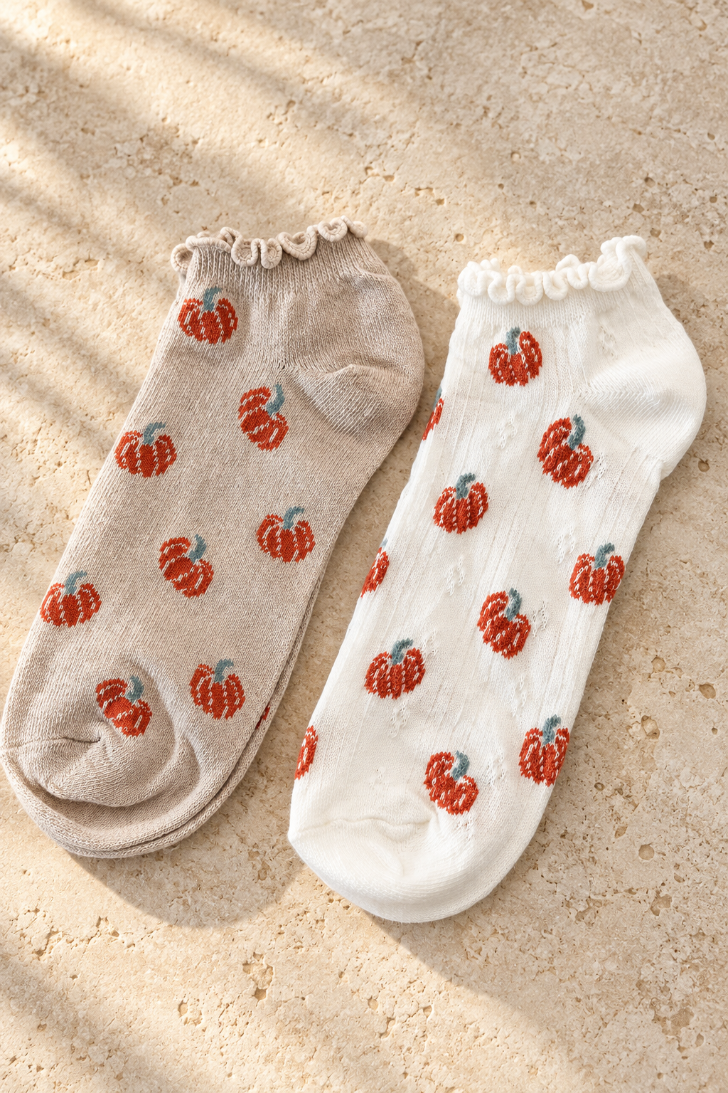 Pumpkin Ruffle Ankle Socks – Beige & Ivory