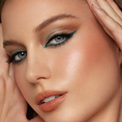 Lost Lagoon Eyeshadow Palette - Oasis Collection