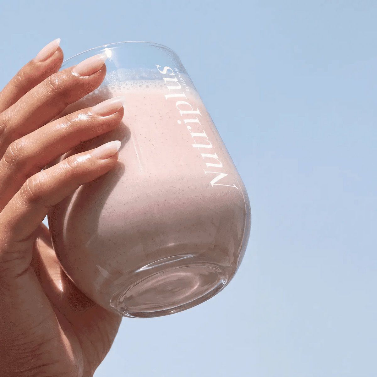 Nutriplus Shake Strawberry Supreme by Farmasi – official product image 4