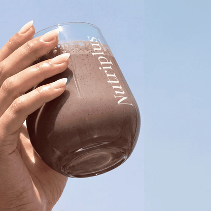Nutriplus Shake Velvet Chocolate by Farmasi – official product image 4