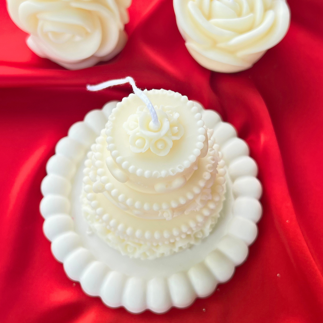 Weeding Cake Candle