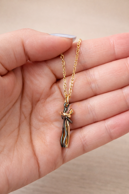 Eternal Hug 925 Sterling Silver Necklace