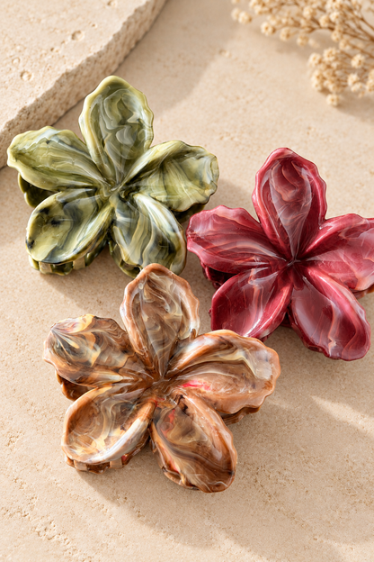 Fleur Marbled Flower Claw Clip
