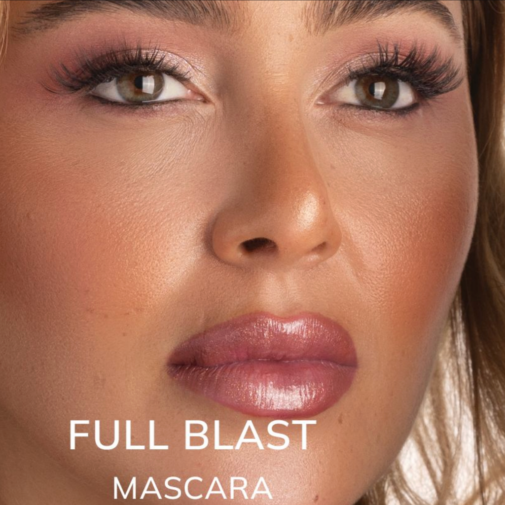Full Blast Mascara by Farmasi – official product image 4