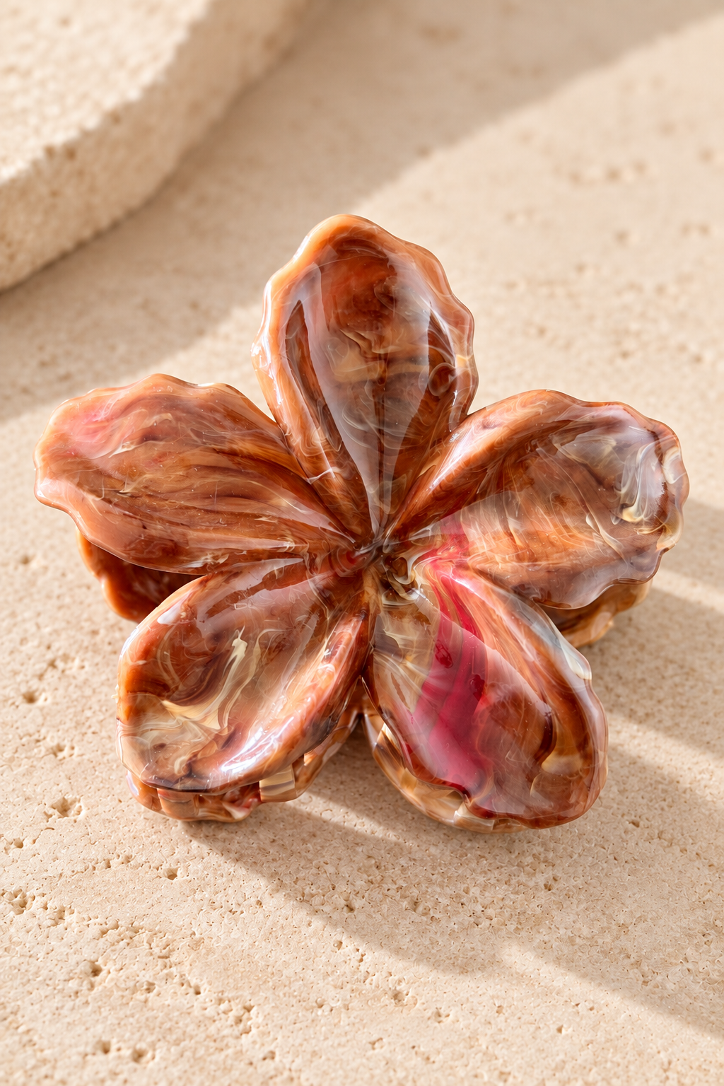 Fleur Marbled Flower Claw Clip