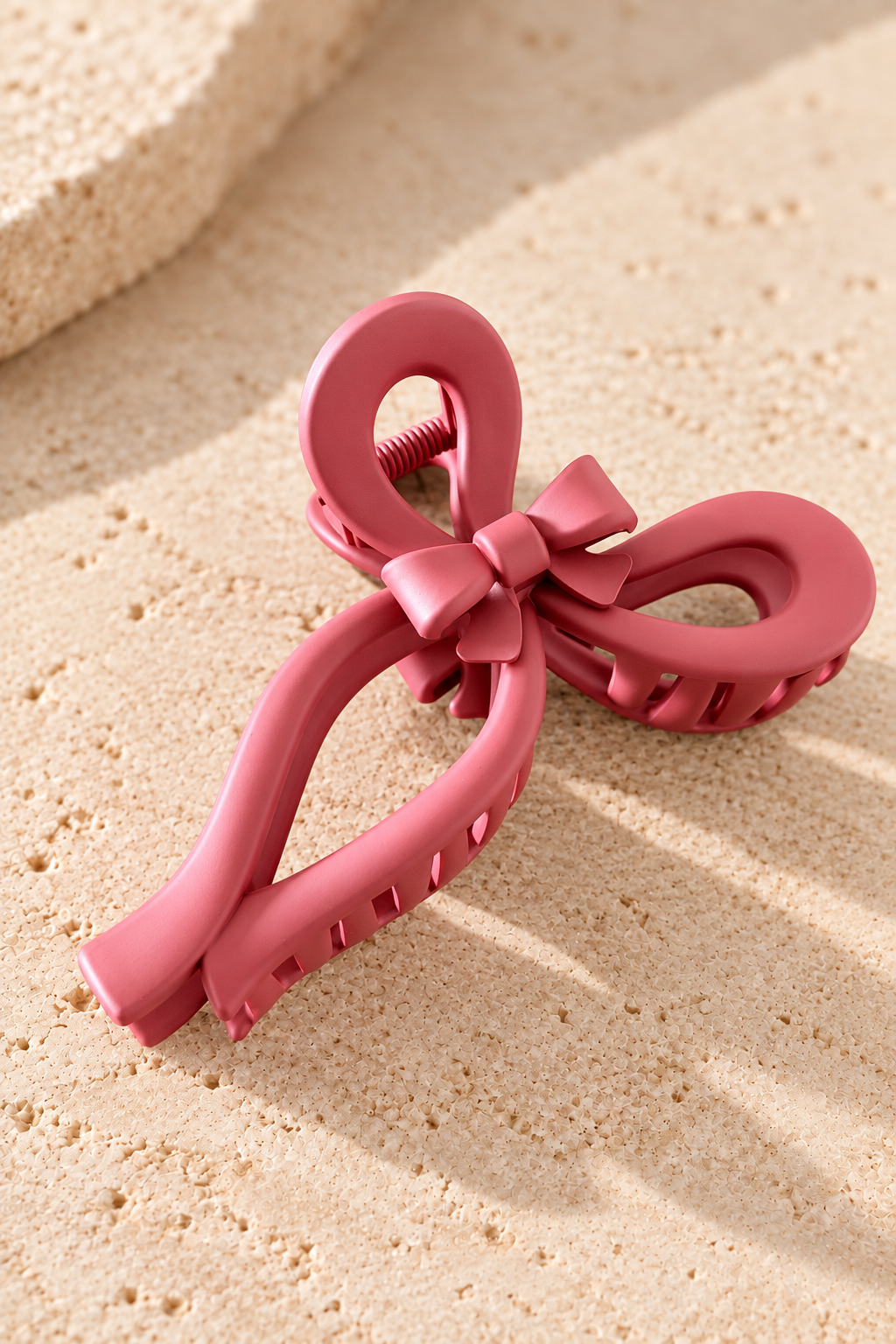 Infinite Bow XL Hair Claw Clip – Sculptural Statement Hair Accessory