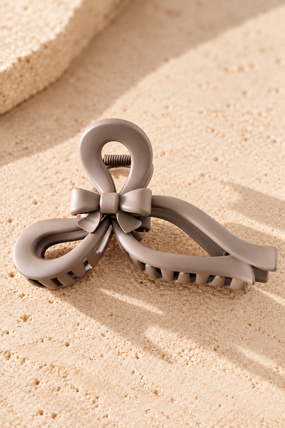 Infinite Bow XL Hair Claw Clip – Sculptural Statement Hair Accessory