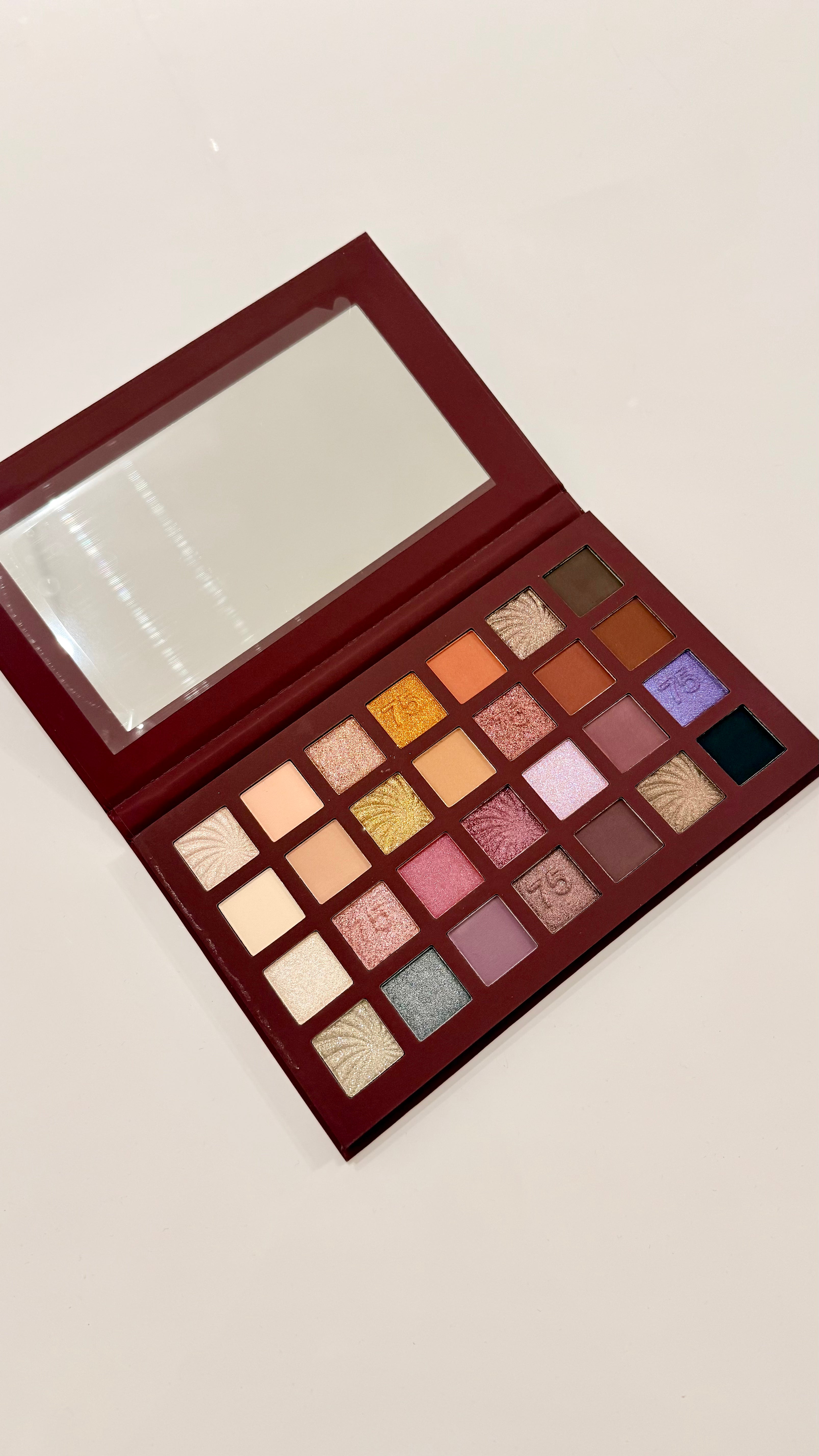 No. 75 Anniversary Eyeshadow Palette - Farmasi
